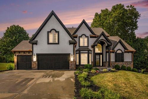 6130 N Cypress Ct, Kansas City, MO, 64119-4600 | Card Image