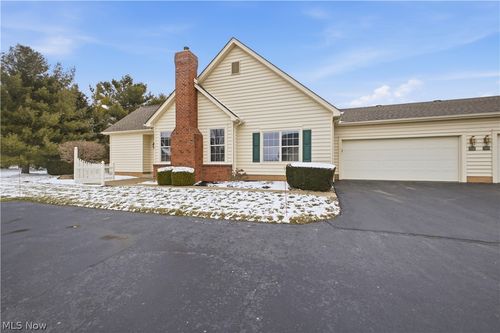 246 Village Ct, Columbiana, OH, 44408-9361 | Card Image