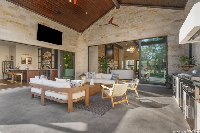 8170 Blue Oak, House other with 4 bedrooms, 5 bathrooms and null parking in Garden Ridge TX | Image 116