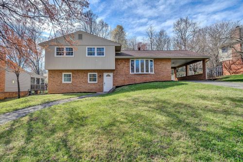 3220 Hartley Cir, Roanoke, VA, 24018-4905 | Card Image