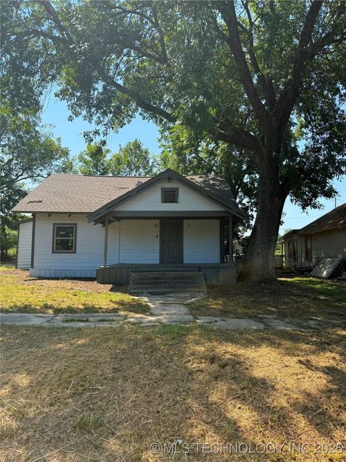 109 W Victor St, Hugo, OK, 74743-3337 | Card Image