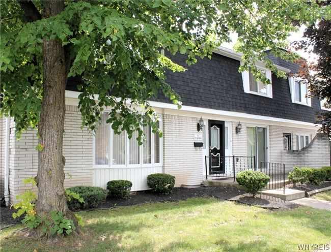 84 Harrogate, Condo with 3 bedrooms, 2 bathrooms and null parking in Amherst NY | Image 2
