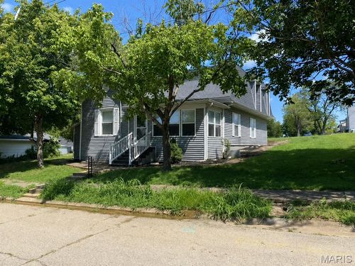 304 Poe St, Park Hills, MO, 63601-2264 | Card Image