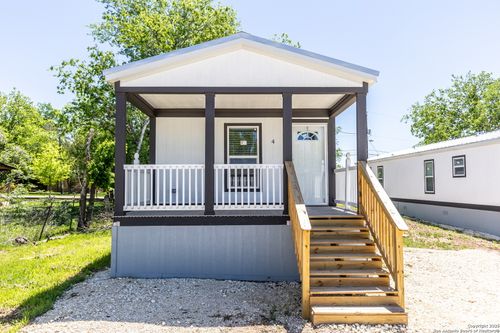 4-193 Live Oaks St, Medina, TX, 78055-3955 | Card Image