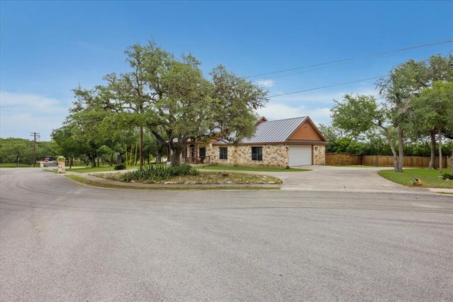 Front, right corner of the yard. | Image 6