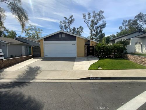 27312 Las Nieves, Mission Viejo, CA, 92691-1012 | Card Image