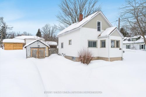 302 Nottawasaga St, Orillia, ON, L3V3K6 | Card Image