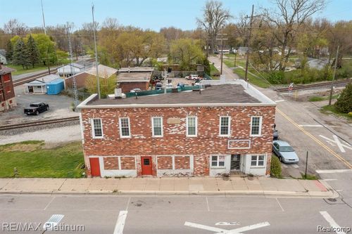 910 Monroe St, Carleton, MI, 48117-9055 | Card Image