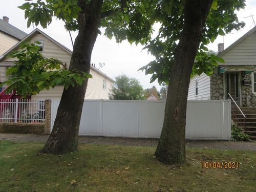 8747 Colfax Ave, CHICAGO, IL, 60617-2434 | Card Image