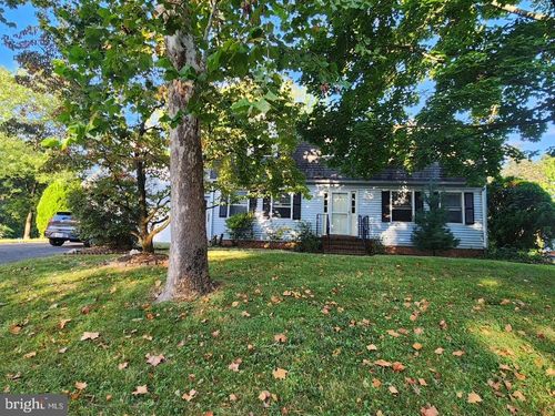 318 Lynwood Dr, SEVERNA PARK, MD, 21146-1511 | Card Image