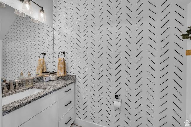 Bathroom with vanity | Image 23