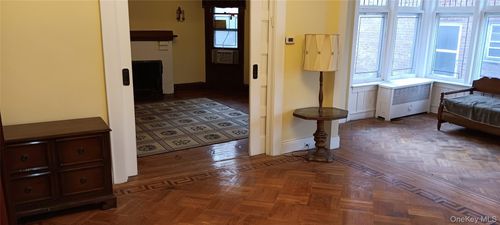 84 Abingdon Rd, Kew Gardens, NY, 11415-2102 | Card Image