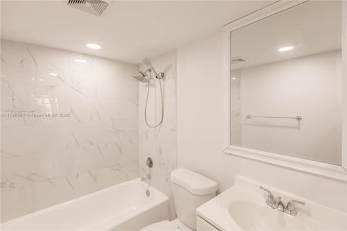 apt-103-4152 Inverrary Dr, Lauderhill, FL, 33319-4529 | Card Image