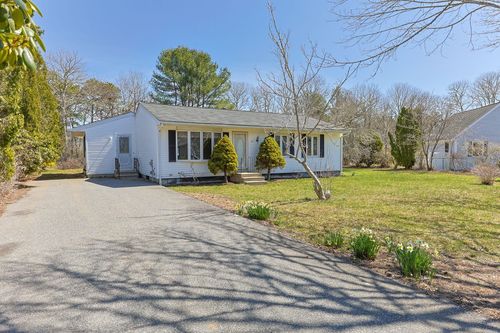 74 Grace Ct, Teaticket, MA, 02536-5109 | Card Image