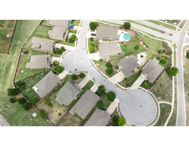 Aerial view with a residential view | Image 32