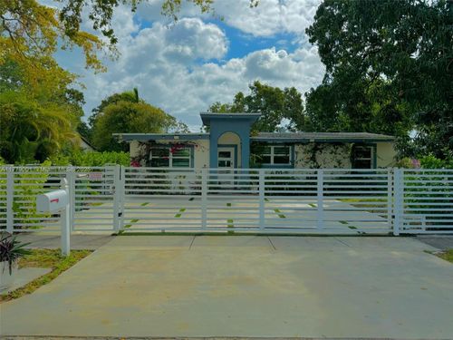 12685 Nw Miami Ct, North Miami, FL, 33168-4553 | Card Image