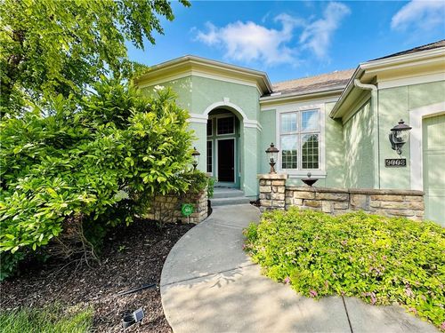 9003 W 157th Ter, Overland Park, KS, 66221-9321 | Card Image