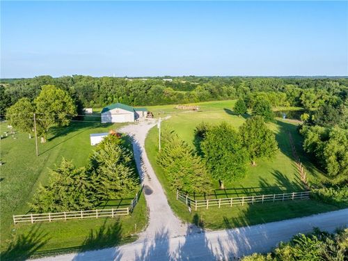 23058a 160th St, Altamont, MO, 64620-8208 | Card Image