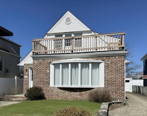 525 E Olive Street, Long Beach, NY, 11561 | Card Image