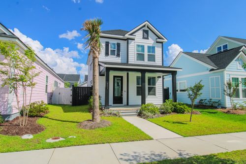111 Crimson St, Summerville, SC, 29486-2934 | Card Image