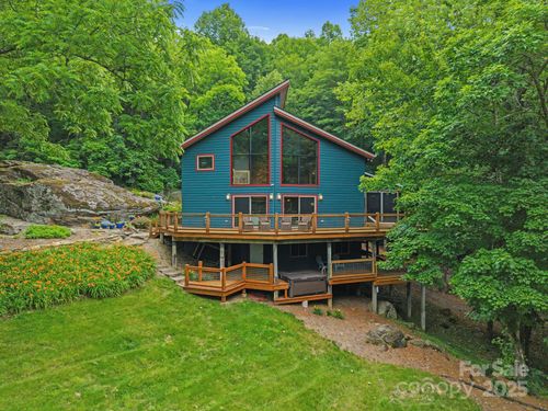 574 Locust Grove Dr, Waynesville, NC, 28785-9820 | Card Image
