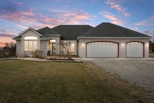439 92nd St, Franksville, WI, 53126-9711 | Card Image