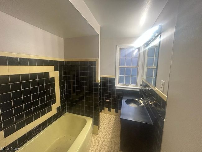 4468 Mackall Rd, Home with 3 bedrooms, 2 bathrooms and null parking in South Euclid OH | Image 10