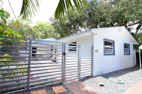 front-3050 Virginia St, Miami, FL, 33133-4524 | Card Image