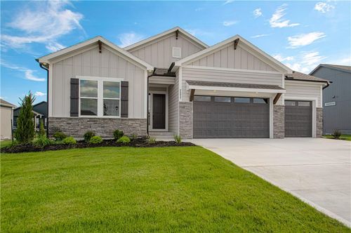 24937 W 145th St, Olathe, KS, 66061-5209 | Card Image