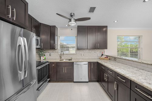 202-16 Lake Vista Trl, Port St Lucie, FL, 34952-6398 | Card Image