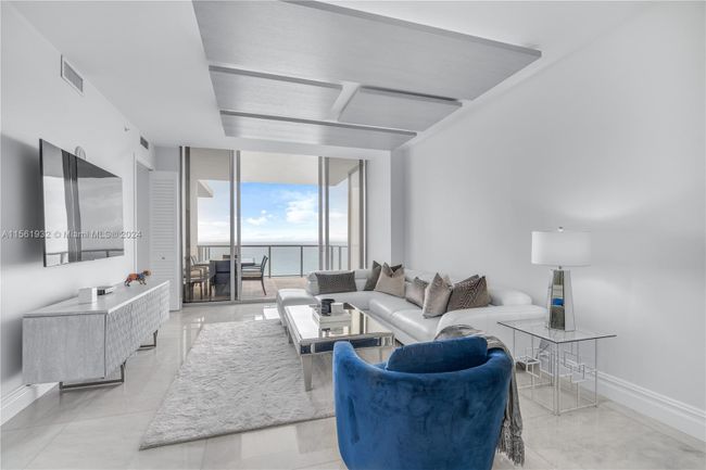 PH-04 - 9703 Collins Ave., Condo with 2 bedrooms, 2 bathrooms and null parking in Bal Harbour FL | Image 10