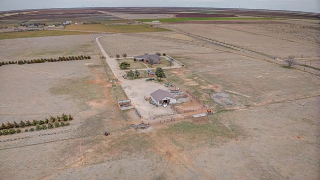 14101 E Fm 1527, Home with 3 bedrooms, 4 bathrooms and null parking in Lorenzo TX | Image 8