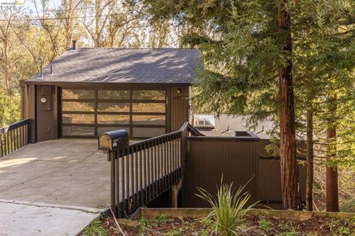 6931 6931 Pinehaven Rd, Oakland, CA, 94611 | Card Image