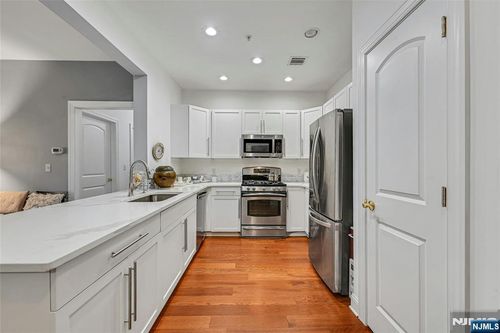 2107 Windsor Park Ct, Englewood, NJ, 07631-4977 | Card Image