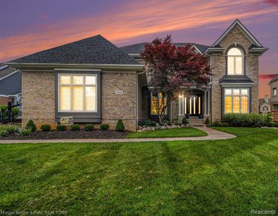 4614 Waterbury Drive, Home with 4 bedrooms, 4 bathrooms and null parking in Independence Twp MI | Image 2