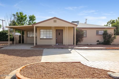 5528 E Waverly St, Tucson, AZ, 85712-3735 | Card Image