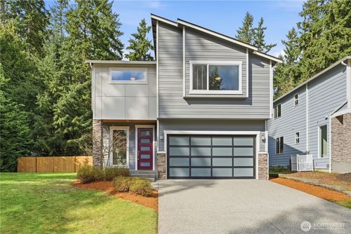 16005 74th Ave Ne, Kenmore, WA, 98028-4224 | Card Image
