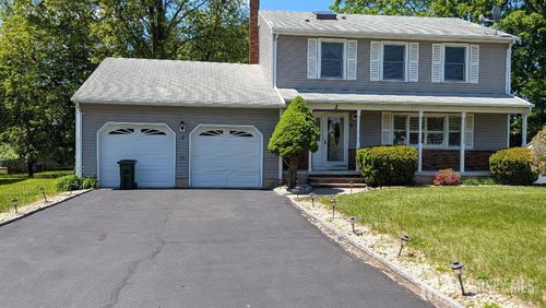 2 Lioni Ct, Piscataway, NJ, 08854-5432 | Card Image