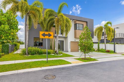 7541 Nw 100th Ave, Doral, FL, 33178-3432 | Card Image