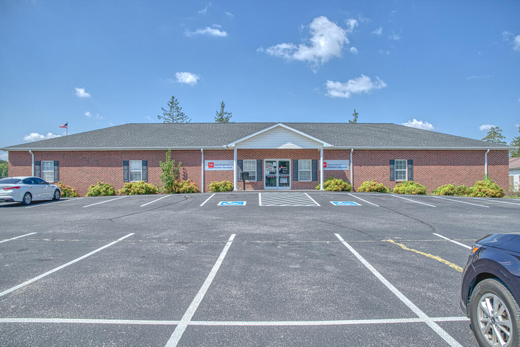 715 Walker Dr, Smithville, TN 37166