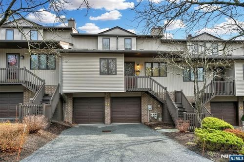 64 Peach Hill Ct, Ramsey, NJ, 07446-1231 | Card Image