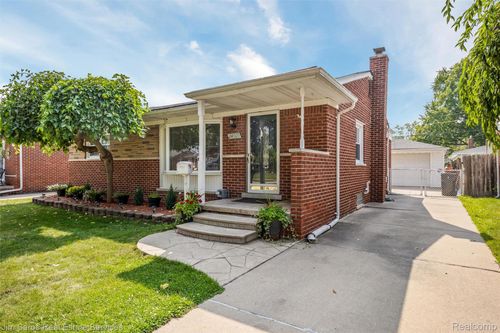24505 Cubberness St, Saint Clair Shores, MI, 48080-3114 | Card Image