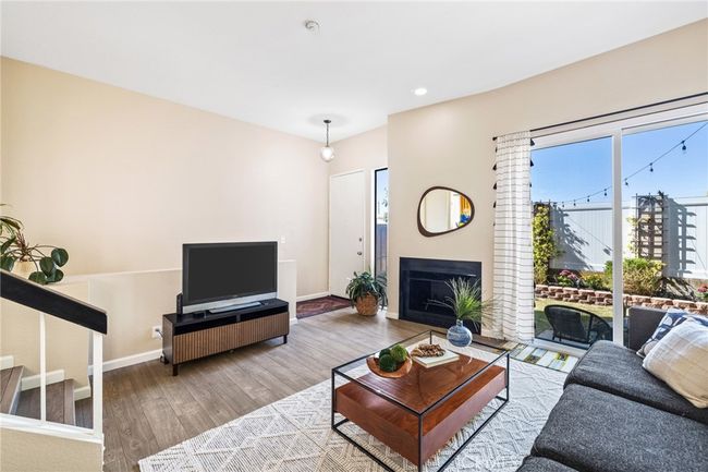 G - 2715 Vanderbilt Ln, Townhouse with 2 bedrooms, 3 bathrooms and 2 parking in Redondo Beach CA | Image 20