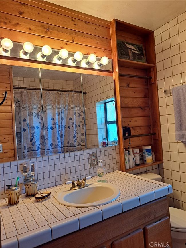 29970 Woodford Tehachapi Rd, Home with 2 bedrooms, 2 bathrooms and 1 parking in Keene CA | Image 5