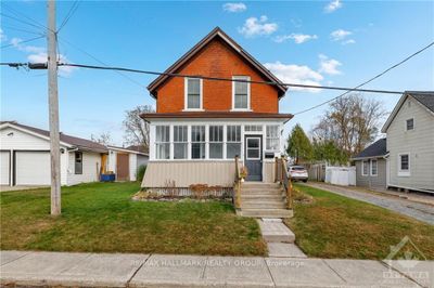 69 Beecher St, House other with 3 bedrooms, 1 bathrooms and 5 parking in Brockville ON | Image 1