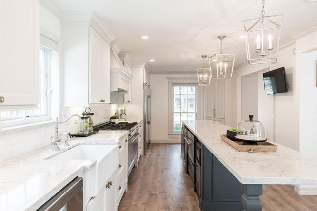 2802 Bernadette Ln, House other with 5 bedrooms, 4 bathrooms and 3 parking in Houston TX | Image 9