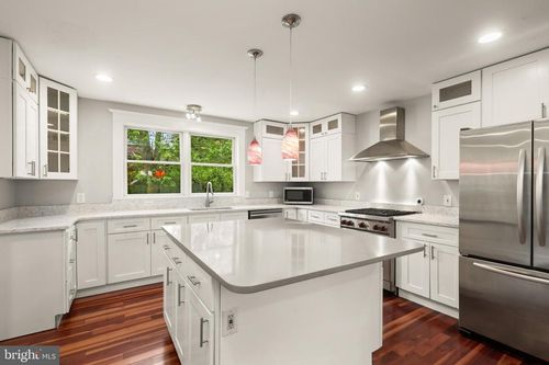 331 E Maple Rd, Linthicum Heights, MD, 21090-2504 | Card Image