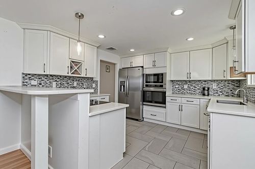 4 Virginia Ave, Brockton, MA, 02302-4062 | Card Image