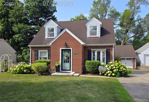 7551 Forest St, Dexter, MI, 48130-1348 | Card Image