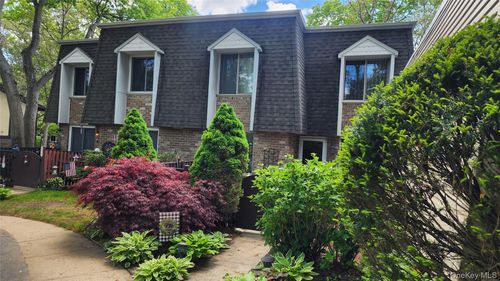 175 Cambridge Drive, Brookhaven, NY, 11776 | Card Image